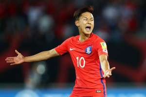 Possível titular no sábado, Lee Seung-woo diz confiar em vaga da Coreia do Sul