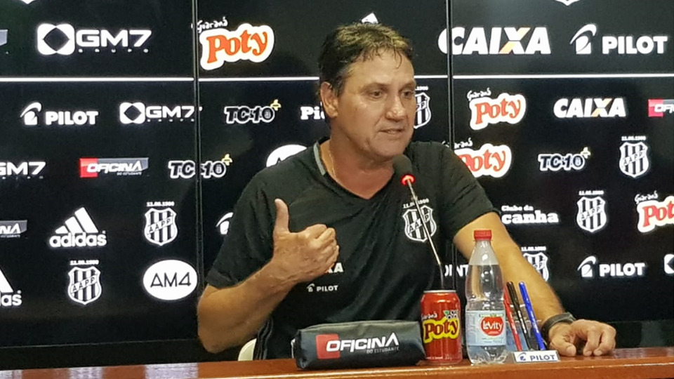 Série B: João Brigatti culpa dificuldade financeira por falta de reforços na Ponte Preta