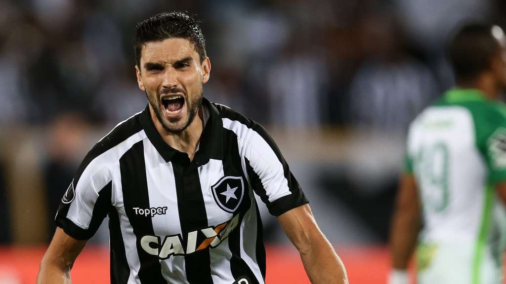 Rodrigo Pimpão tem treinado forte para ajudar o Botafogo