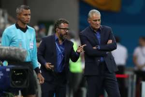 Tite admite 'caráter decisivo' de jogo com a Costa Rica e exalta apoio da torcida