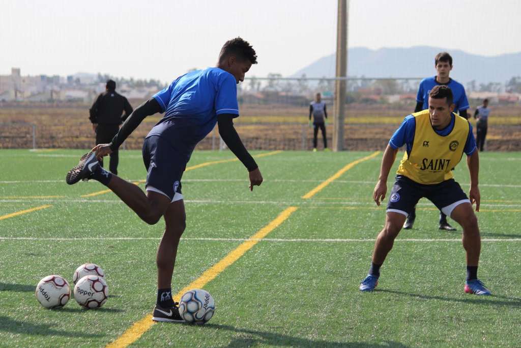 Waguinho Dias projeta duelo decisivo contra o São José (Foto: Comunicação CA Tubarão)