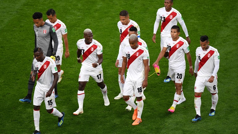 França 1 X 0 Peru - Gol de Mbappé garante classificação do time europeu