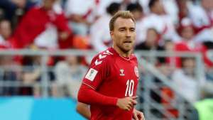 Dinamarca questiona VAR e reclama de falta não marcada antes de lance de pênalti