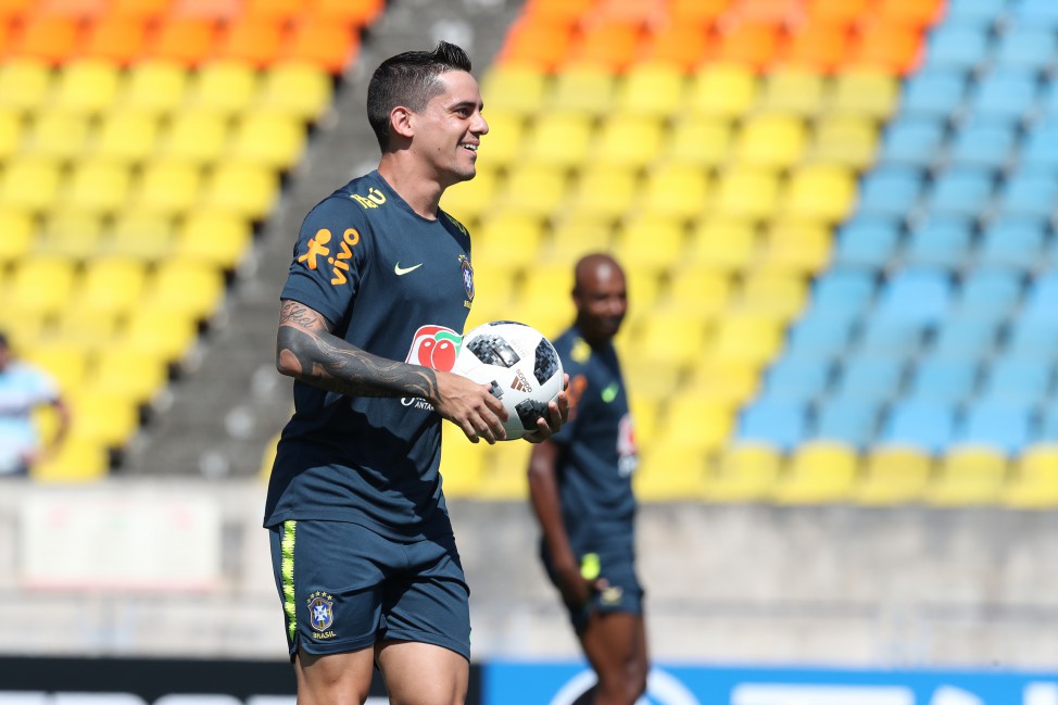 Copa 2018: Danilo sofre lesão no quadril e Tite confirma Fagner titular contra Costa Rica