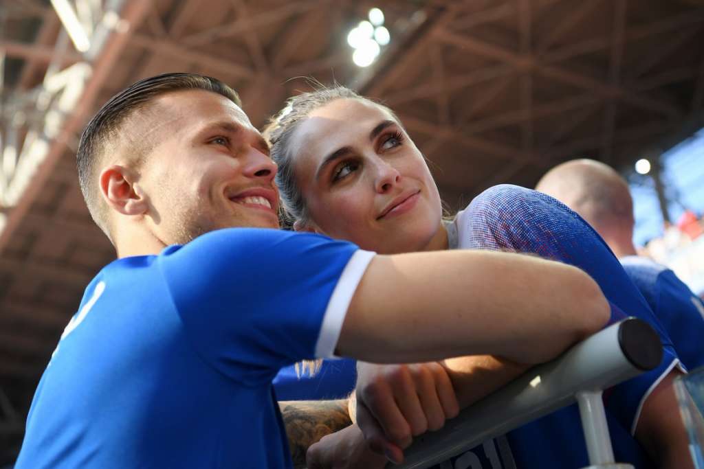 Sem estrelas, Nigéria e Islândia fazem confronto da juventude versus experiência