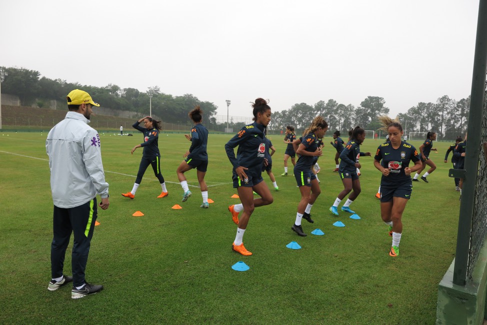 Brasil sobe uma posição e assume 7º lugar no ranking feminino da Fifa