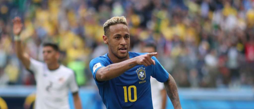 No Instagram, o atacante atacou os críticos e usou até um palavrão para destacar a atuação da seleção