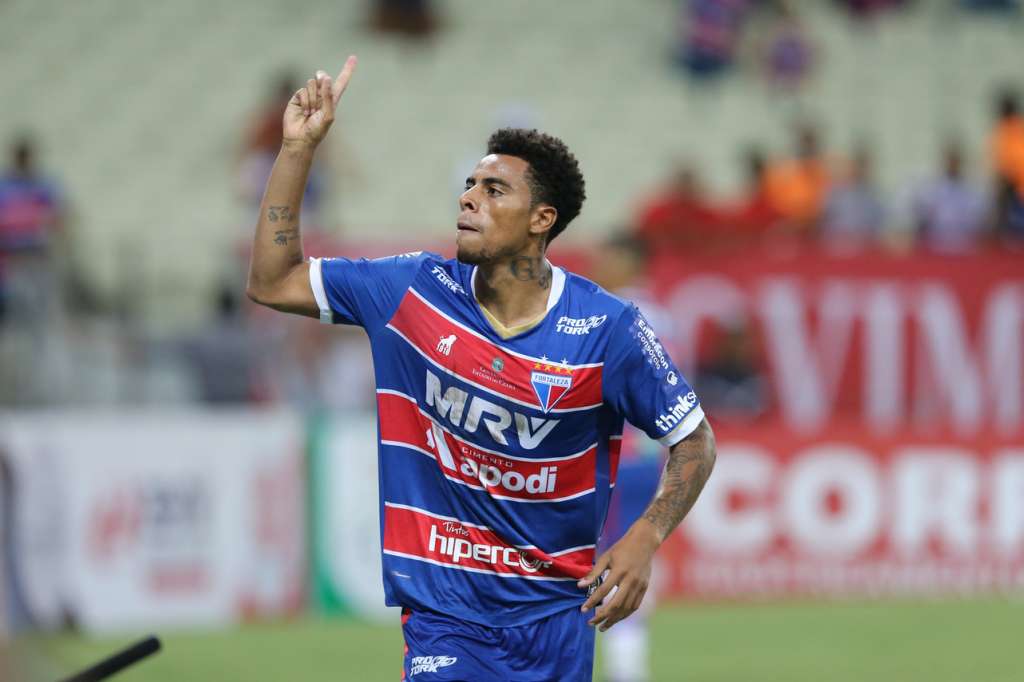 Gustavo vem sendo o home gol do Fortaleza