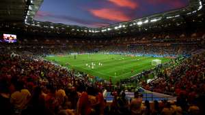 Por 'clima de Copa do Mundo', brasileiros superam o gelo e a distância