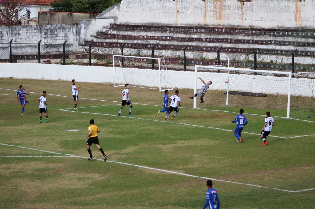 Guarulhos vence Amparo fora de casa e continua na liderança (Foto: João Rafael Pinheiro)