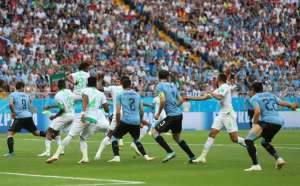 Giménez sofre lesão muscular e vira desfalque no Uruguai contra a Rússia