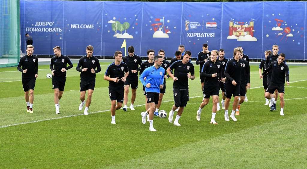 Croatas celebram momento e exaltam 'melhor dupla de meio de campo da Copa'