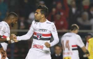 São Paulo recebe proposta da Arábia Saudita por volante 'líder' no elenco