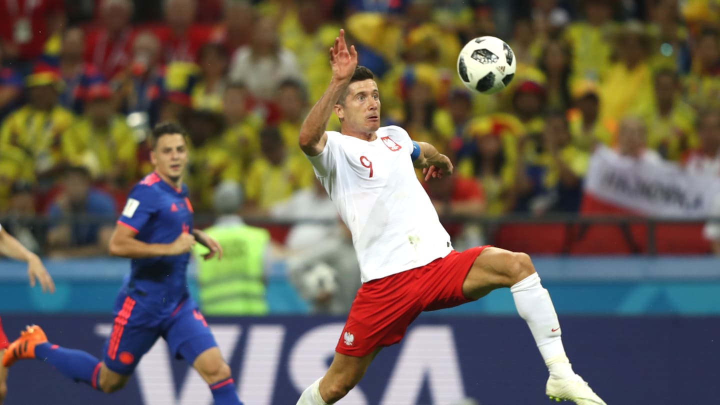 Lewandowski admite superioridade da Colômbia e reclama: ‘Eu estava sozinho’