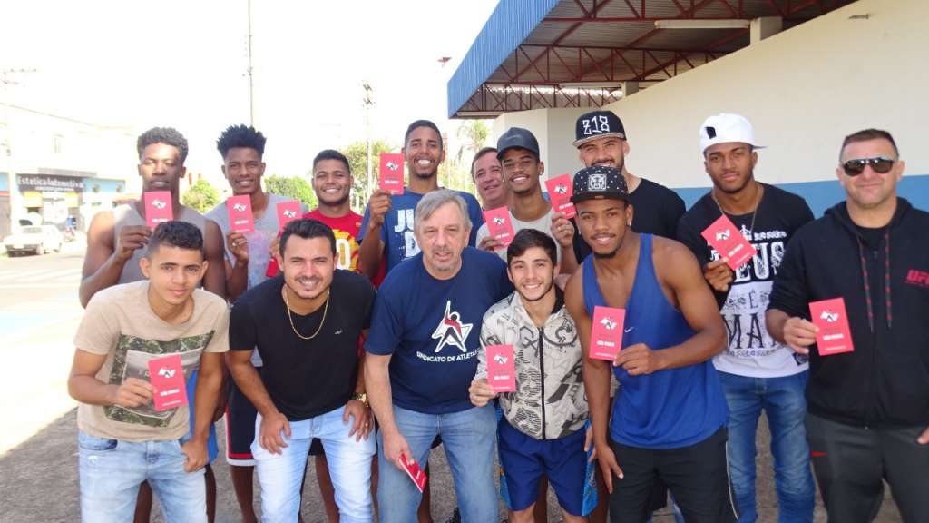 Sindicato de Atletas de SP recebe denuncia por falta de pagamento de salário no Assisense