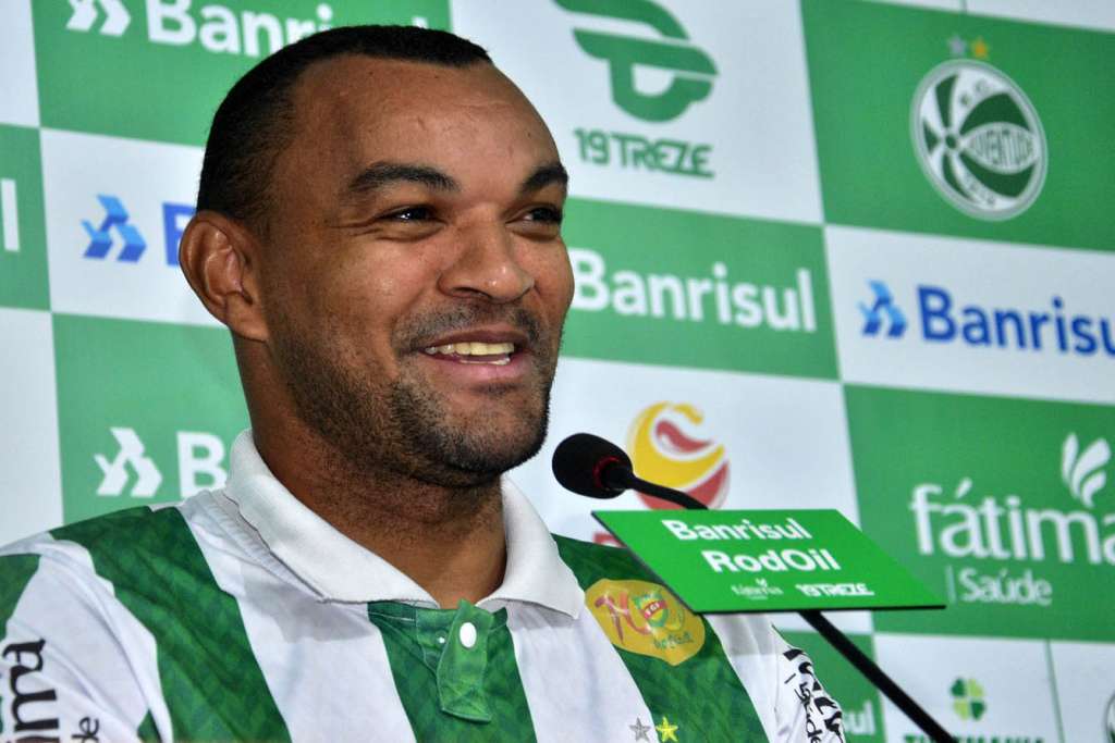 O volante Diones vem se firmando cada vez mais como titular no meio-campo do Juventude