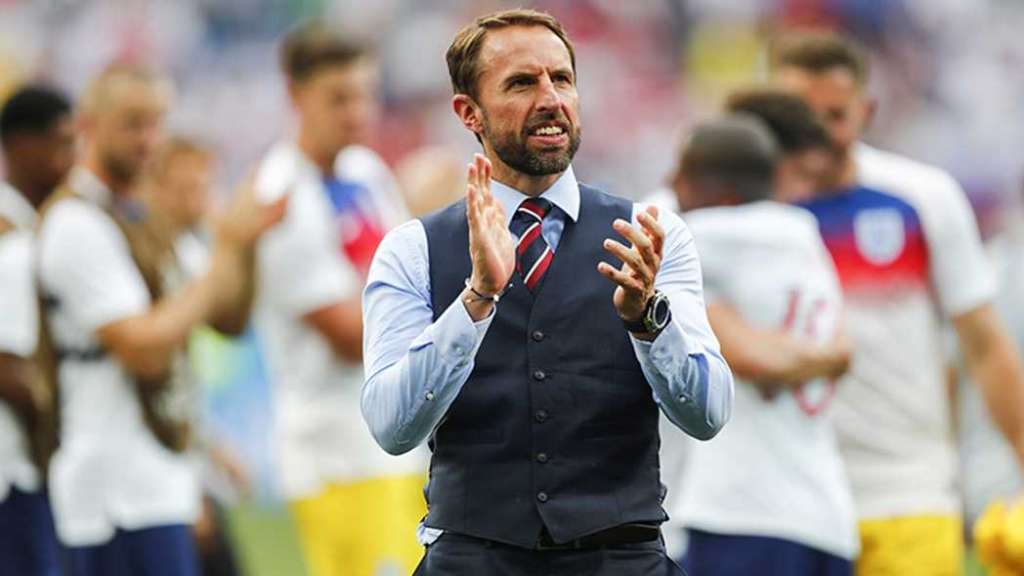 Southgate exalta fase da Inglaterra, mas lembra histórico ruim e pede 'humildade'