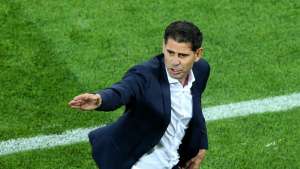 Hierro diz que classificação da Espanha em 1º foi sorte e cobra elenco