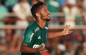 Scarpa consegue liminar, fica livre do Fluminense e pode voltar ao Palmeiras