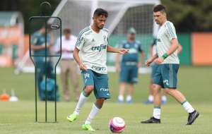 Com proposta do exterior, Scarpa pode deixar Palmeiras de mãos abanando