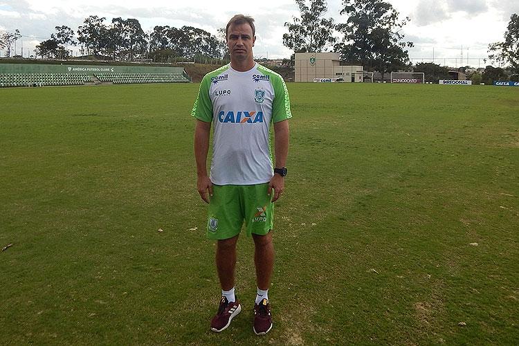 Ex-comandante do Botafogo será auxiliar-técnico de Drubscky no América-MG