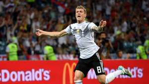 Fifa multa funcionários da Alemanha que provocaram suecos após gol de Kroos