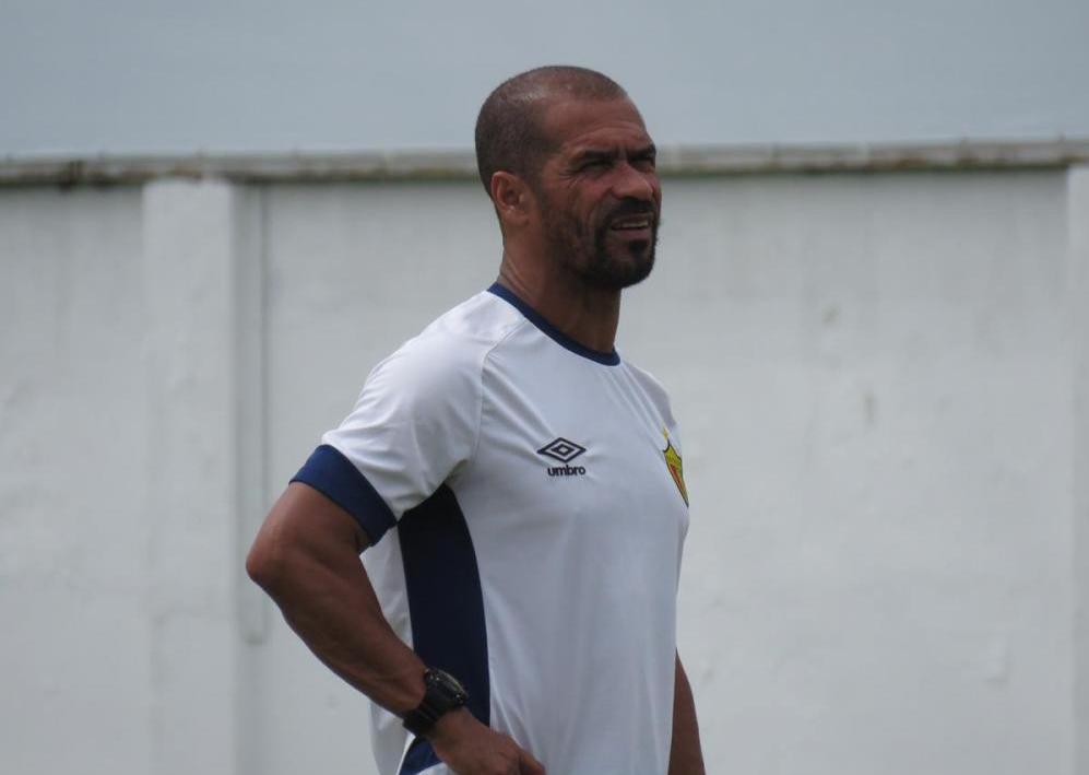 Após boas campanhas, técnico Pingo aguarda definição do Brusque