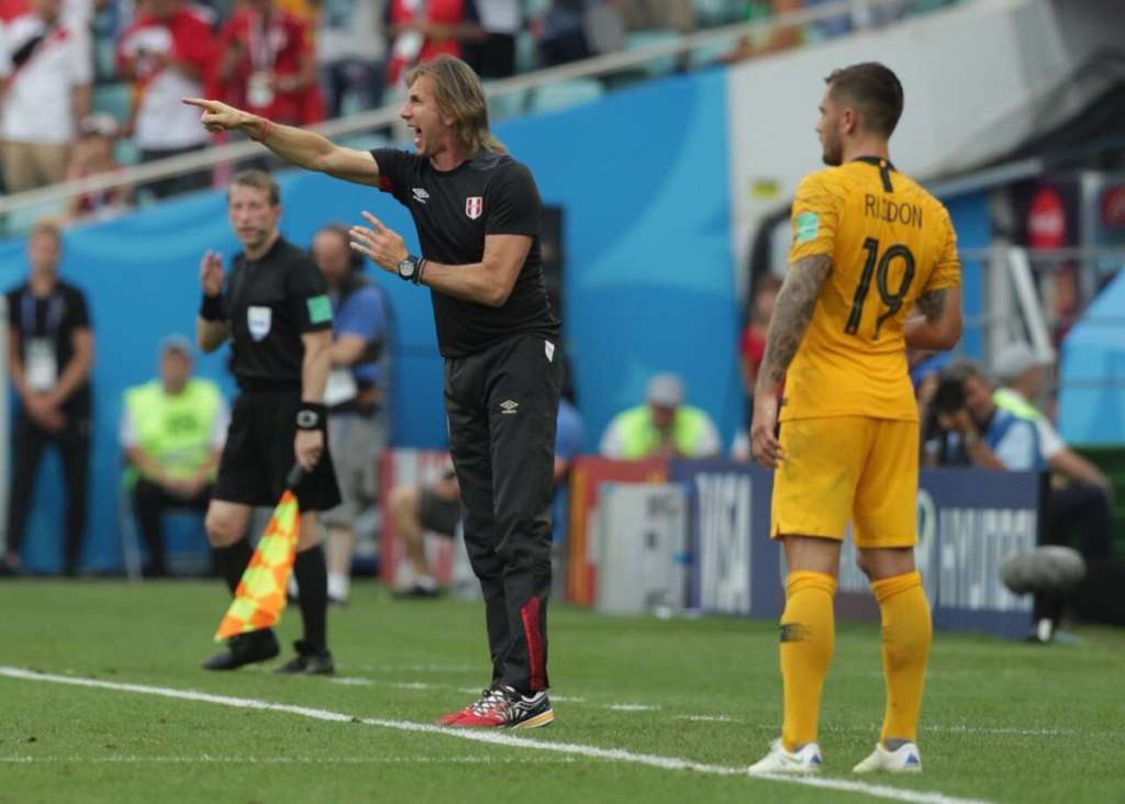 Gareca volta a desconversar sobre futuro e diz que o Peru podia ir mais longe