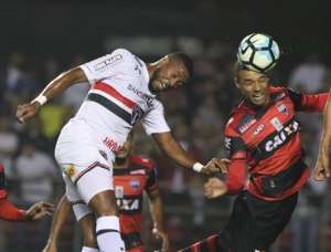 Série B: Atlético-GO tenta repatriar zagueiro Gilvan, que está no CFR Cluj-ROM