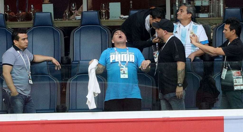 Diego Armando Maradona deu mais um show durante jogo da Argentina contra a Nigéria Diego Armando Maradona deu mais um show durante jogo da Argentina contra a Nigéria