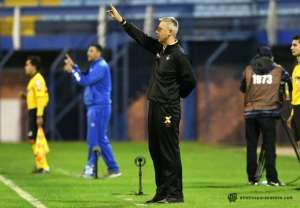 Sem definir novo treinador, Atlético-PR aposta em técnico dos aspirantes