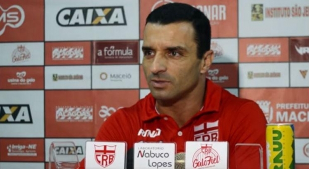 Série B: CRB anuncia saída de Júnior Rocha após derrota em Goiânia