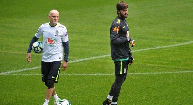 Herói na conquista da Copa em 94, Taffarel é o preparador de goleiros da Seleção Brasileira