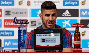 Asensio vive expectativa por titularidade na Espanha e exalta futebol de Iniesta