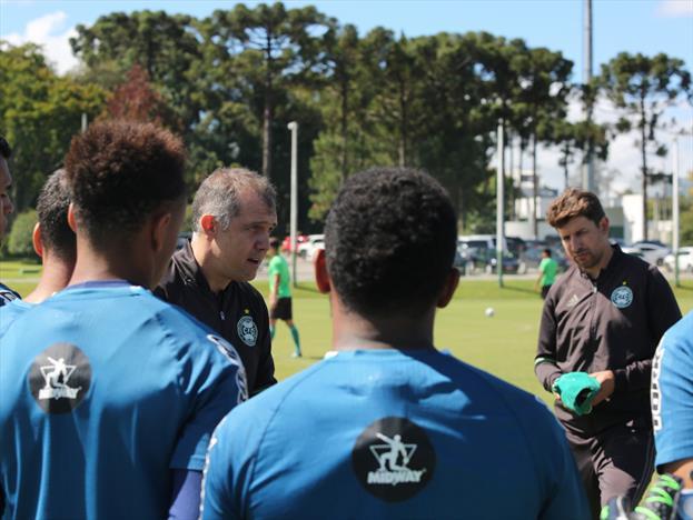 Série B: Com ataque em baixa, Coritiba vai em busca de reforços