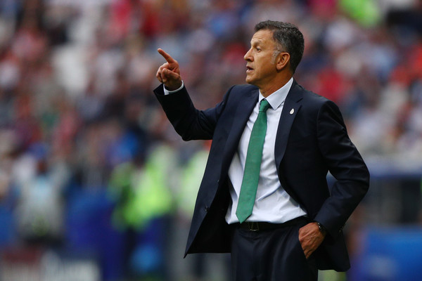 Osorio culpa euforia anterior pela derrota e diz que jogo foi ‘lição’ ao México