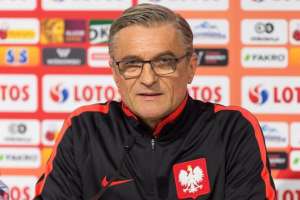 Após eliminação antecipada, técnico diz que Polônia buscará vitória 'pela honra'