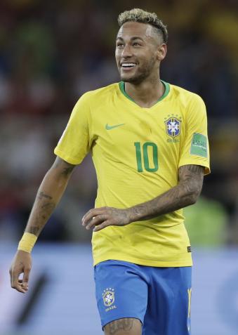 Neymar entrou em campo mais calmo e menos fominha
