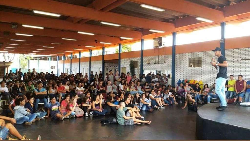 Com os pais deficientes visuais, Wesley teve uma infância difícil até chegar a vestir a camisa 1 do time profissional do Bafo