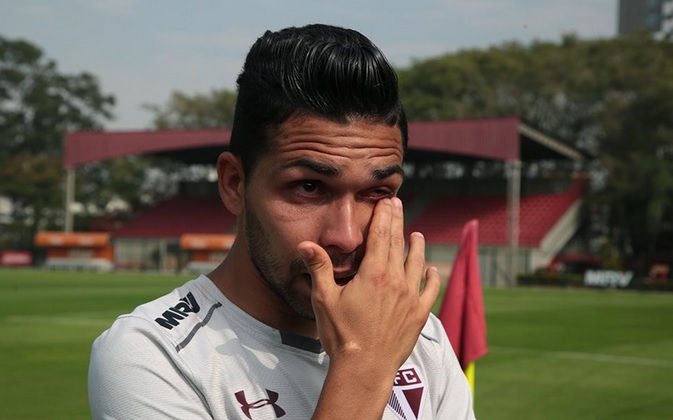 Petros se emociona e chora em despedida do São Paulo: ‘Sentimento único’
