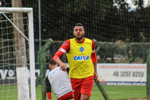 Série B: Centroavante pede grande resultado do Paysandu diante do Fortaleza