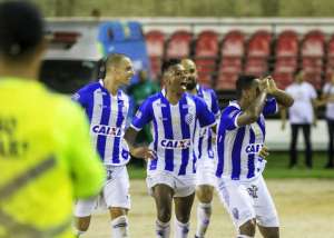 Série B: Em duelo direto, CSA e Coritiba se reencontram no Rei Pelé após 11 anos