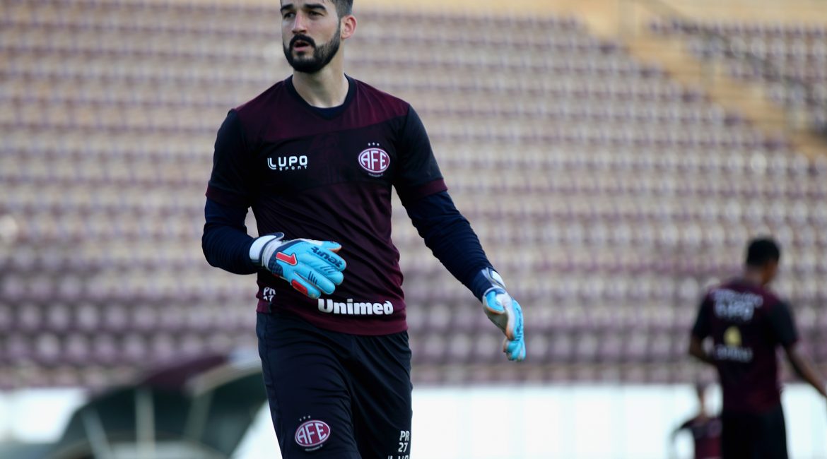 Copa Paulista: Goleiro da Ferroviária comenta início de trabalho de Vinícius Munhoz