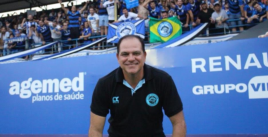 Presidente do Tubarão confirma a não renovação de contrato do técnico Waguinho Dias