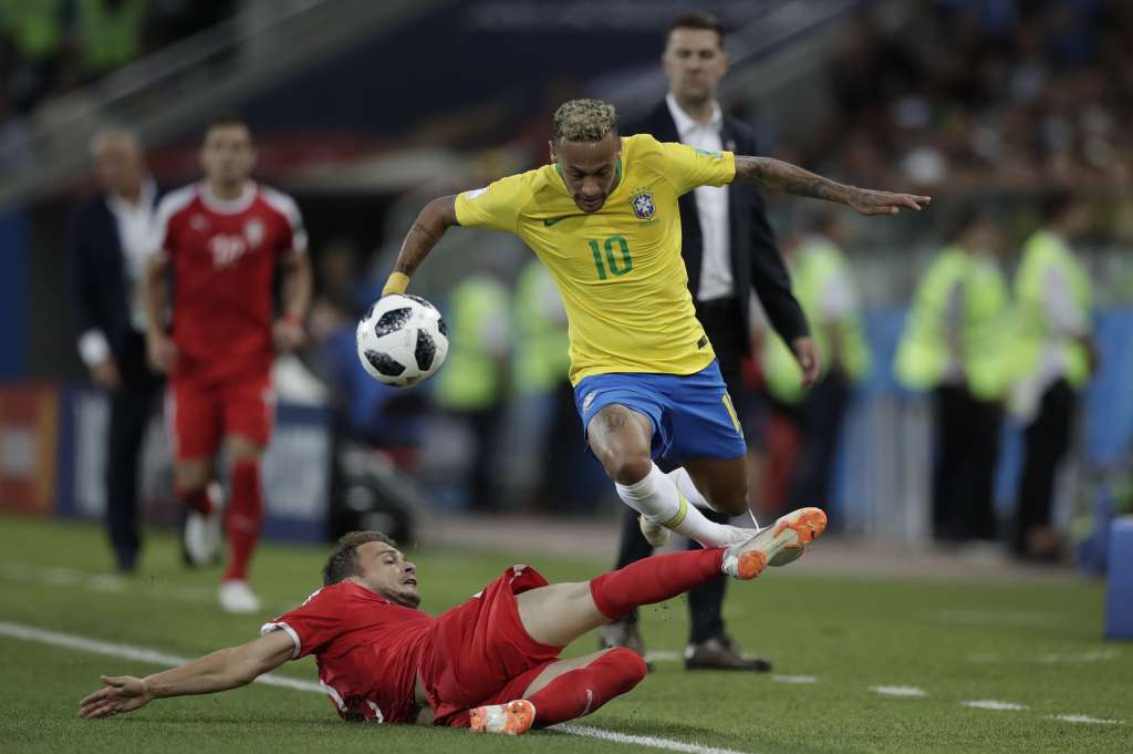 Em número de faltas, Neymar é o principal 'alvo' da 1ª fase da Copa do Mundo