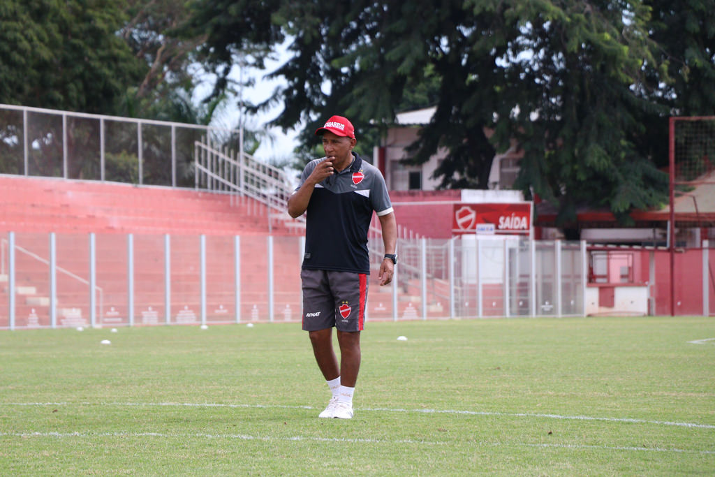 Série B: Hemerson Maria fala em ambiente tranquilo e comemora invencibilidade no Vila