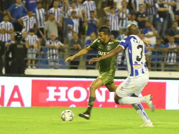 O Coritiba abriu 2 a 0, mas vacilou nos minutos finais e permitiu o empate do CSA