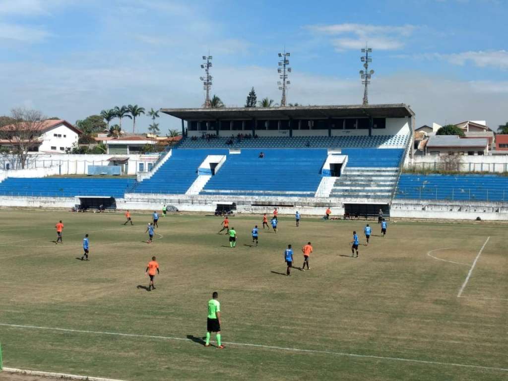 Taubaté e Atibaia se enfrentam em preparação para Copa Paulista (Foto: João Vitor Marcondes)