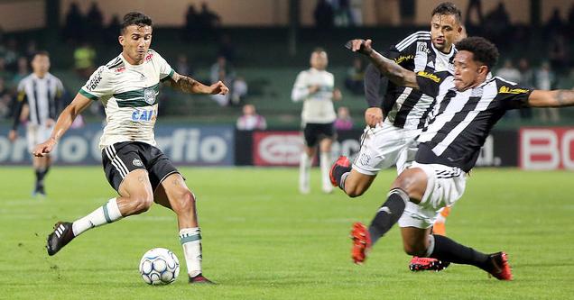 Figueirense vem de empate fora de casa com o Coritiba e tenta manter vantagem em casa