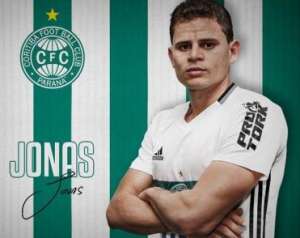 Flamengo espera depósito de árabes para liberar Jonas, ex-volante da Ponte Preta